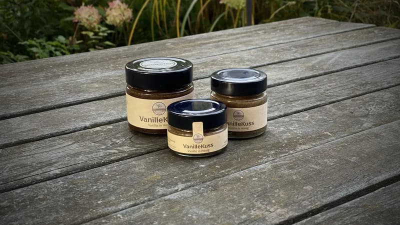 VanilleKuss – Feinste Bio-Bourbon-Vanille in Honig von Authentico. Bioland Imkerei Gallerie Bild 1