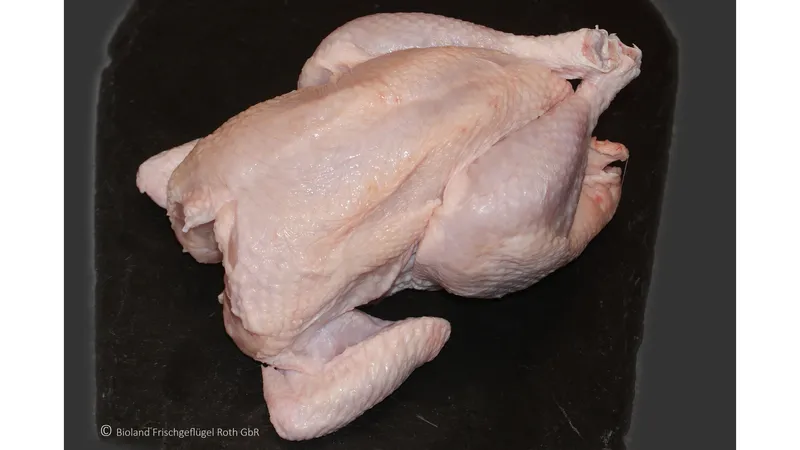 Ganzes Hähnchen 2 Kg, frisch von Bio Frischgeflügel Roth GmbH & Co. KG Gallerie Bild 2