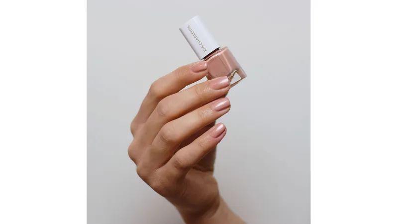 TESTER: Kia-Charlotta, Veganer Nagellack My Blankie (Metallisches Rosa Taupe), Bis zu 87% natürlich, 100% pflanzliche Lösungsmittel, Zertifiziert Vegan, Made in Germany, Premium Qualität, 5ml Gallerie Bild 2