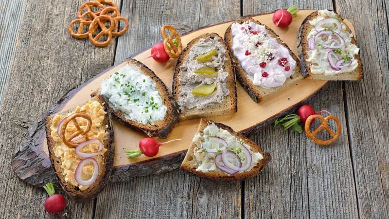 Weitere Aufstriche & Dips