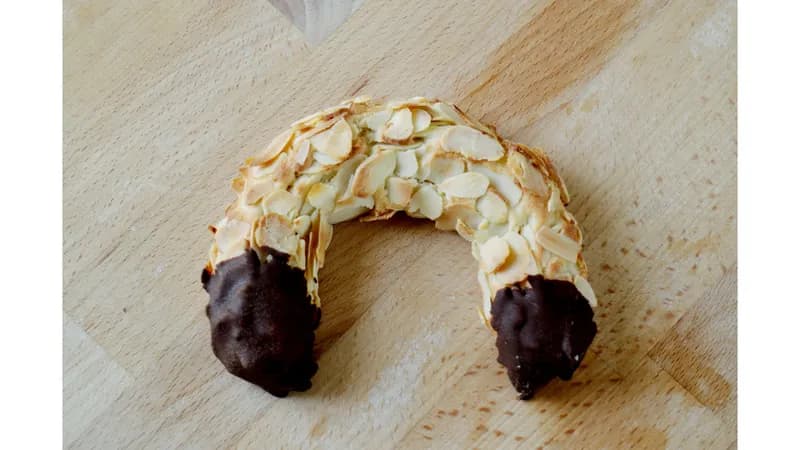 Mandelhörnchen, 80 g von Bäckerei VOLLKERN GmbH