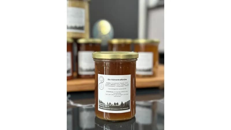 Bio-Hühnerkraftbrühe  von Das tapfere Bäuerlein GmbH Gallerie Bild 1