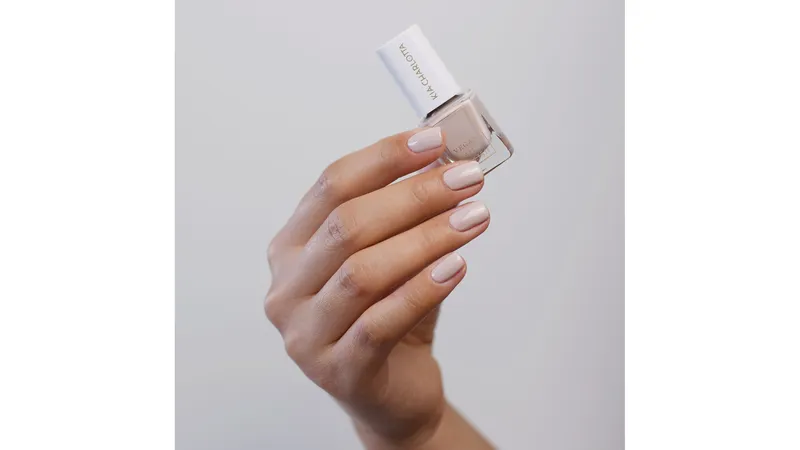 Kia-Charlotta, Veganer Nagellack Intuitive Energy (Nude), Bis zu 87% natürlich, 100% pflanzliche Lösungsmittel, Zertifiziert Vegan, Made in Germany, Premium Qualität, 5ml Gallerie Bild 2