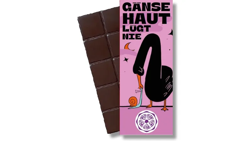 SweetGreets Schokolade "Gänsehaut lügt nie", 50% Kakao + Haselnussmus, 70g von TrustFood GmbH Gallerie Bild 1