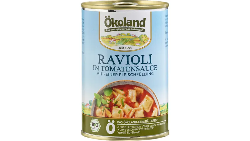 Ravioli mit fleischhaltiger Füllung in Tomatensauce